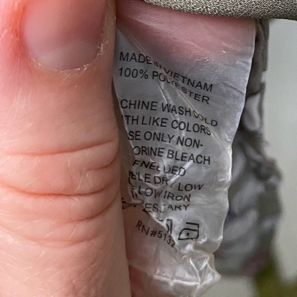 Vince Camuto Floral Sleeveless Top - Picture 2 of 4